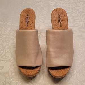 LUCKY BRAND Like New Golden Wedge Sandal